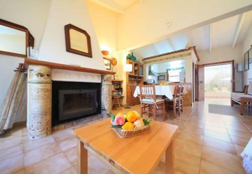 Santa Margalida Villa Sleeps 6 With Pool