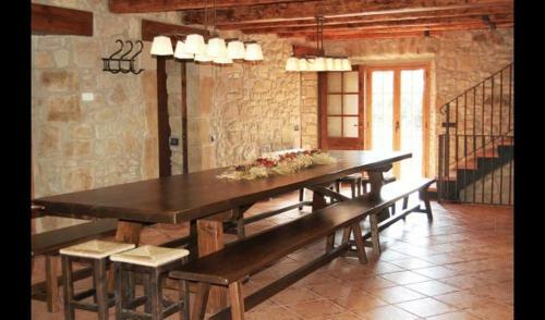L'espunyola Villa Sleeps 16 With Pool