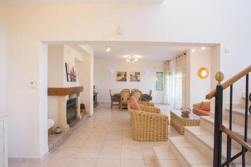 Xabia Villa Sleeps 6 Pool Air Con Wifi