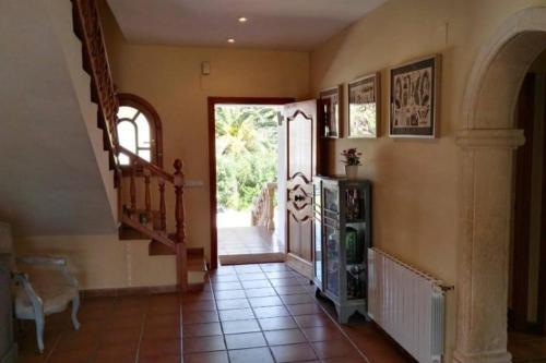 Immaculate 5-bed Villa In Xabia