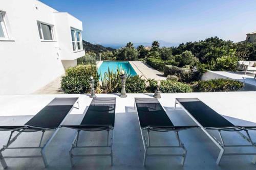 Preciosa Villa Con Vistas Al Estrecho