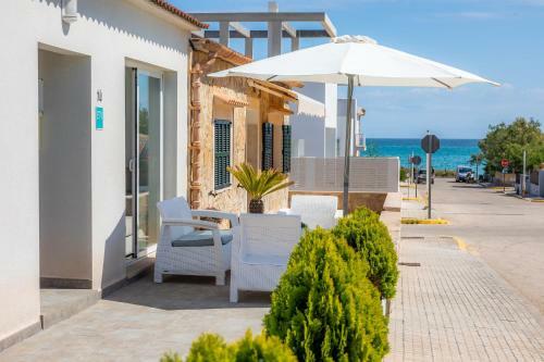 Villa Con Piscina Junto Al Mar