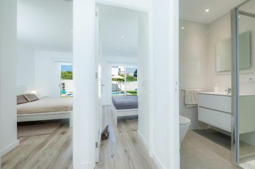 Villa Con Piscina Junto Al Mar