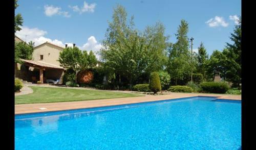 Lladurs Villa Sleeps 4 With Pool