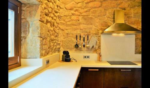 Montcortes Villa Sleeps 11 With Pool