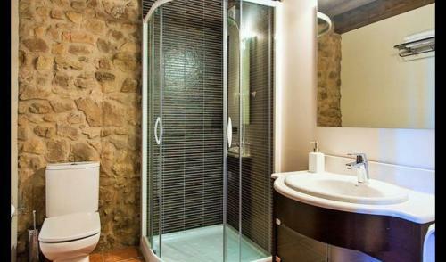 Montcortes Villa Sleeps 11 With Pool