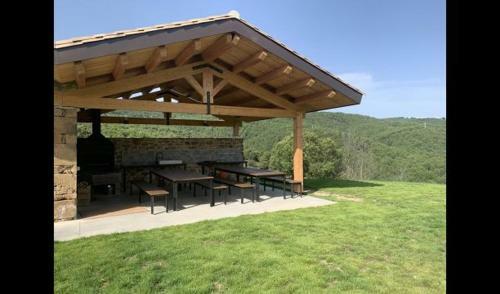 Lladurs Villa Sleeps 16 With Pool