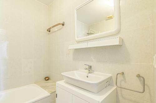 Green Park Apartment