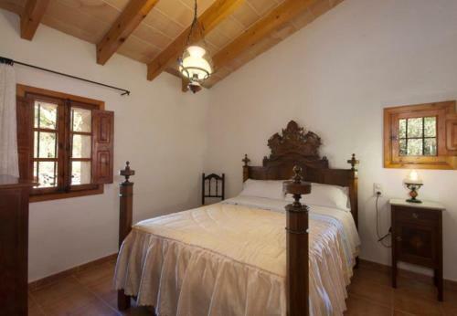 Ullaro Villa Sleeps 9 With Pool And Wifi