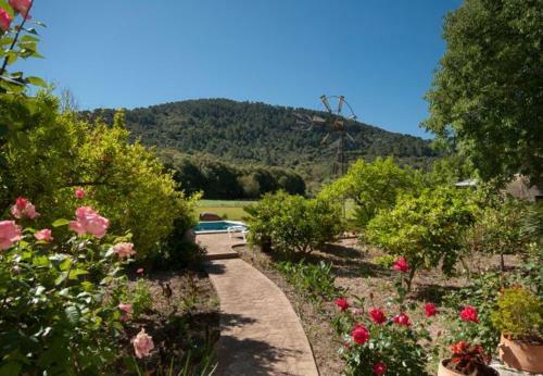 Ullaro Villa Sleeps 9 With Pool And Wifi