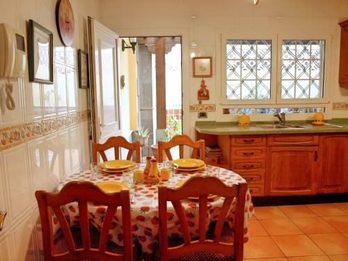 Flatguest - Spacious Home
