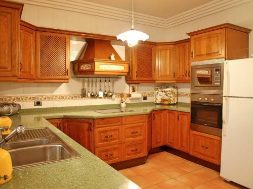 Flatguest - Spacious Home