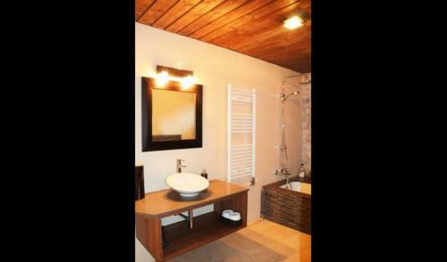 La Nou de Bergueda Villa Sleeps 7 With Pool