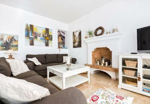 Cabopino Villa Sleeps 8 Pool Air Con Wifi