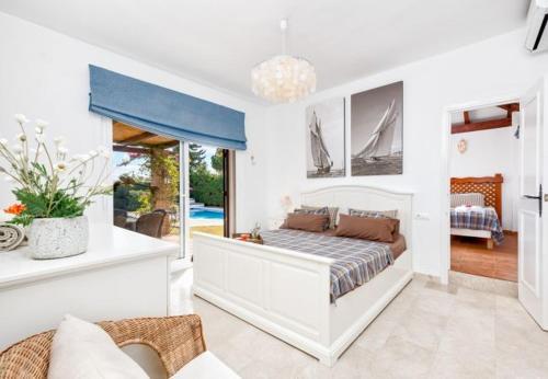 Cabopino Villa Sleeps 8 Pool Air Con Wifi
