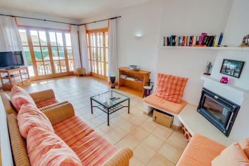 Charming Villa With Private Pool And Wifi