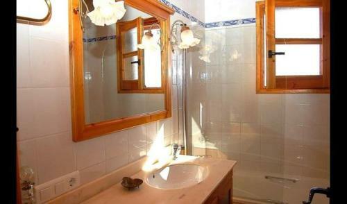 Olvan Villa Sleeps 10 With Pool