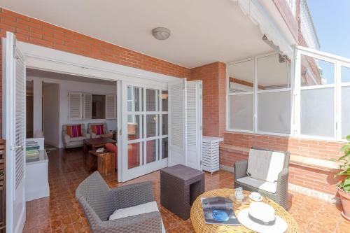 Apartment With Terrace On The Beachfront