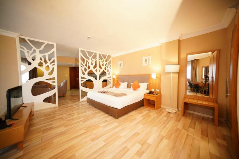Mado Hotel