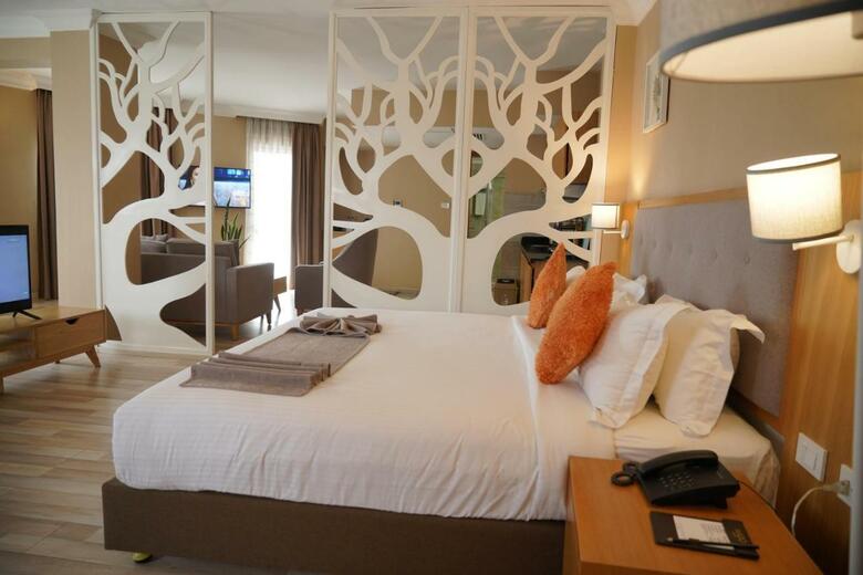 Mado Hotel