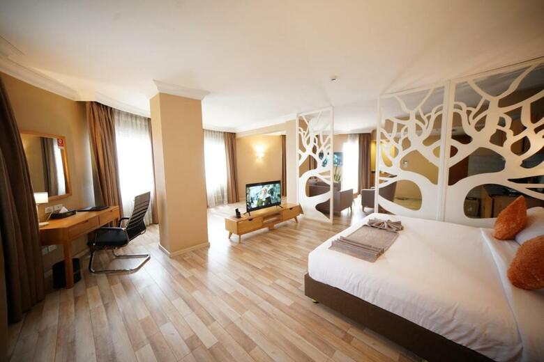Mado Hotel