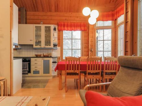 Holiday Home Riekkoluosto