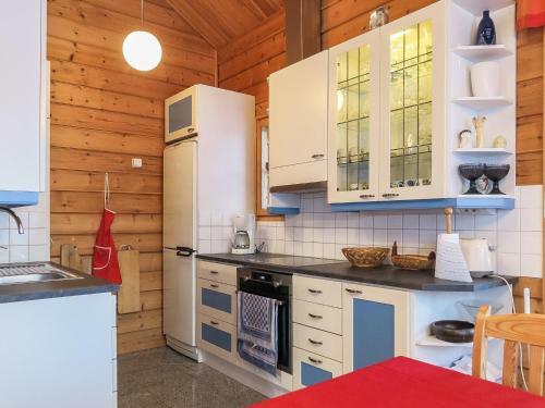 Holiday Home Riekkoluosto