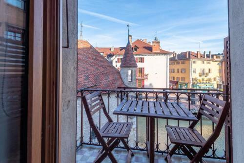 Apartamentos L'isle Furnished Flat