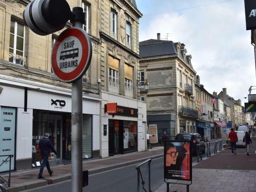 Cosy Apartment In Bayeux With Heating Facility