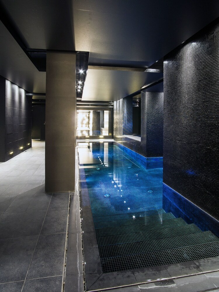 Mhotel