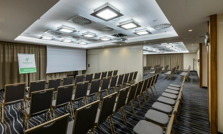 Hotel Holiday Inn ?�d?