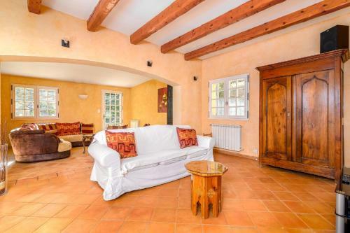 Villa Claudia Beautiful Villa In A Green Space Located In Biot