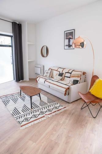 Modern Air-conditioned Apartment