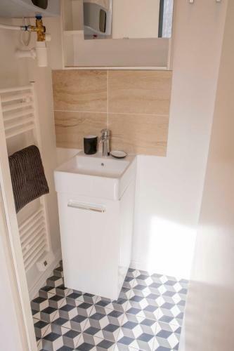 Apartamento Modern Studio With AC