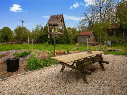 Comfy Holiday Home In Bouconville With Private Pool
