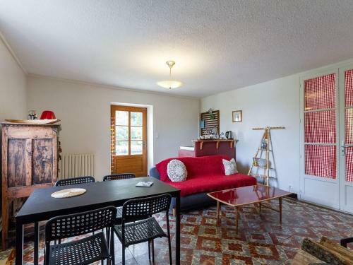 Charming Cottage In Bourg-le-comte Near Lake