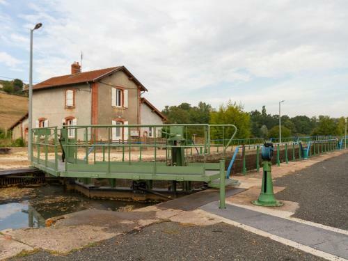 Charming Cottage In Bourg-le-comte Near Lake