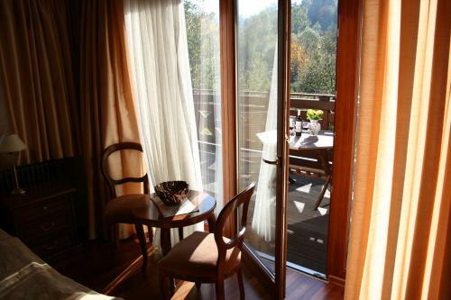 Hostal Poduszka Pensjonat Nad Rzek?