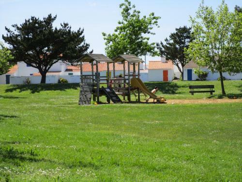 Une Agr�able Maison Pr�s de La Mer, Avec Piscine