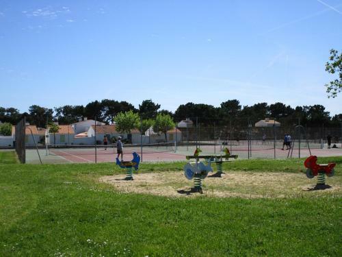 Une Agr�able Maison Pr�s de La Mer, Avec Piscine