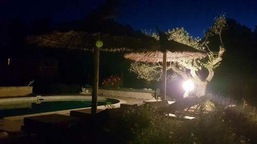 House With One Bedroom In Bussac Foret With Shared Pool Terrace And Wifi