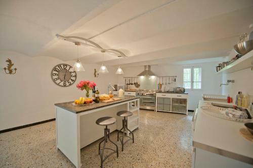 Canet-en-roussillon Chateau Sleeps 14 Pool Air Con