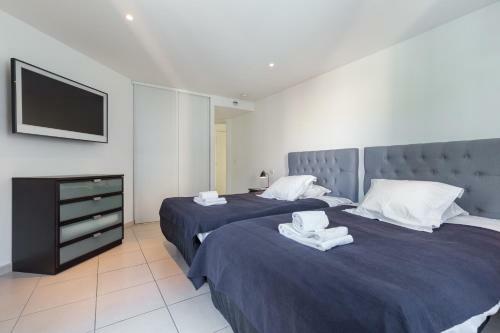Cannes Apartment Sleeps 6 Wifi