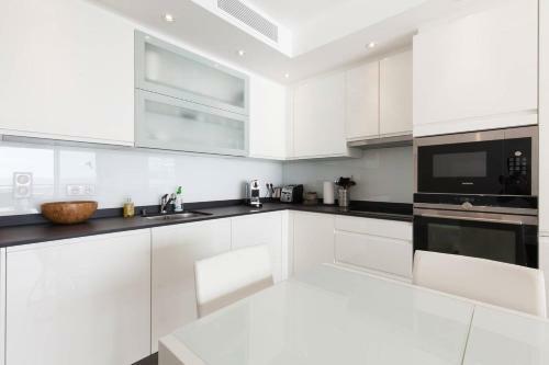 Apartamento On La Croisette: Luxe 2 Bedrooms/ 2 Baths