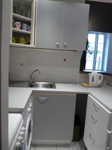 Cannes Apartment Sleeps 5 Air Con Wifi