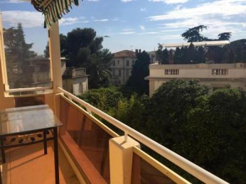 Cannes Apartment Sleeps 4 Wifi