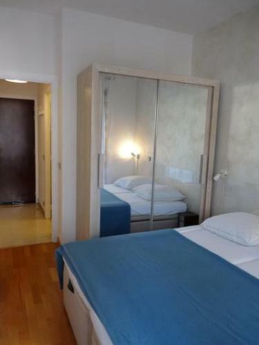 Cannes Apartment Sleeps 4 Wifi