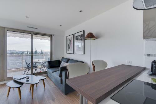 Apartamento Sea View Flat - Pool, Terrace, Parking By Guestready