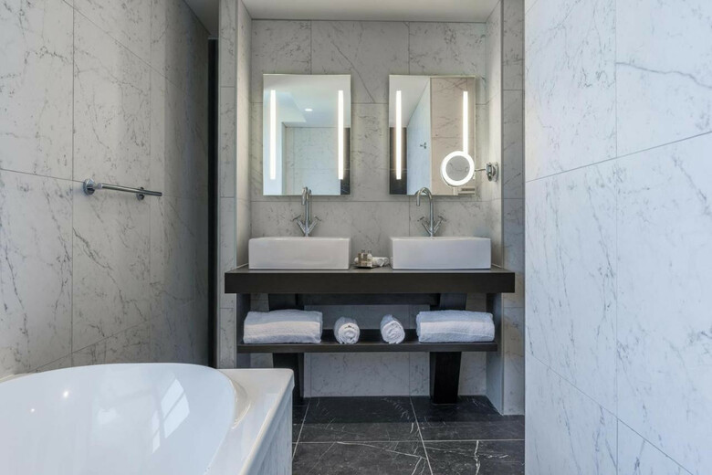 Hotel Du Roi & Spa By Sowell Collection