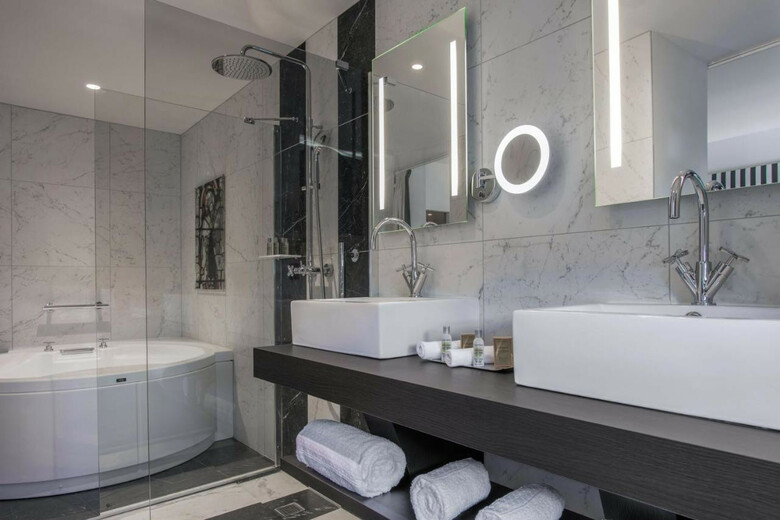 Hotel Du Roi & Spa By Sowell Collection